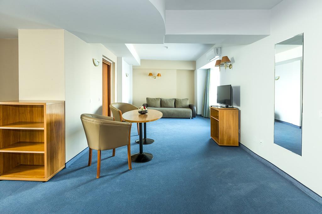 Savoy Hotel Mamaia Extérieur photo
